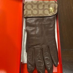 Women’s brown leather Coach gloves